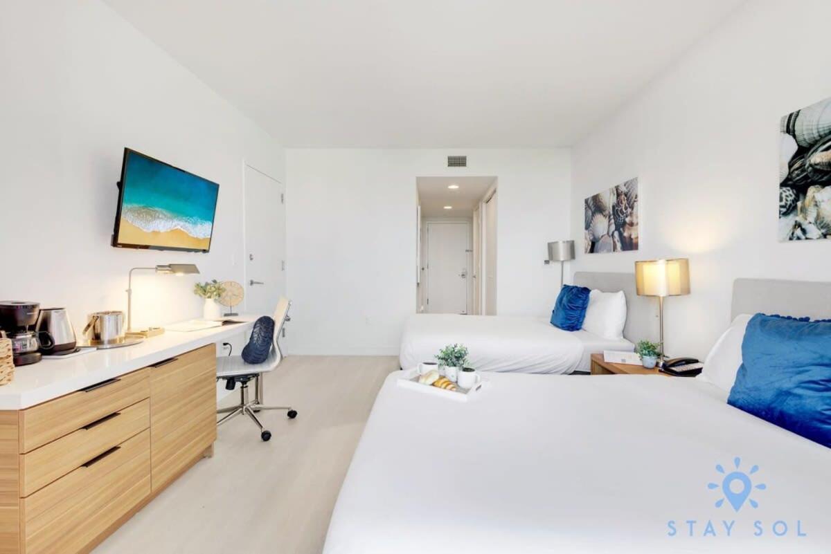 Balcony - Pool - Near Beach - Gym Hallandale Beach Buitenkant foto