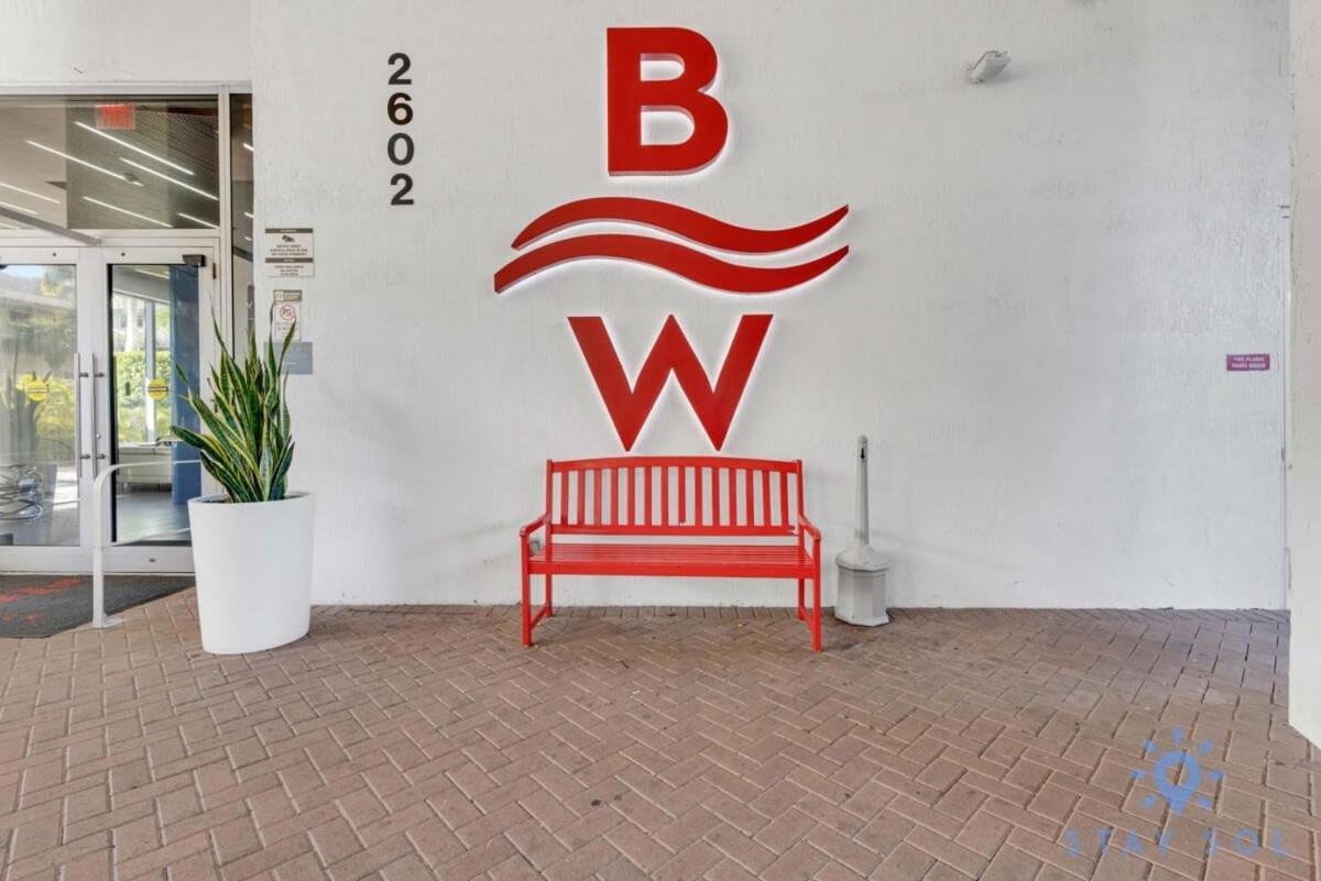 Balcony - Pool - Near Beach - Gym Hallandale Beach Buitenkant foto