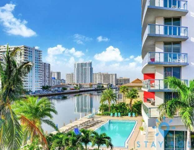 Balcony - Pool - Near Beach - Gym Hallandale Beach Buitenkant foto