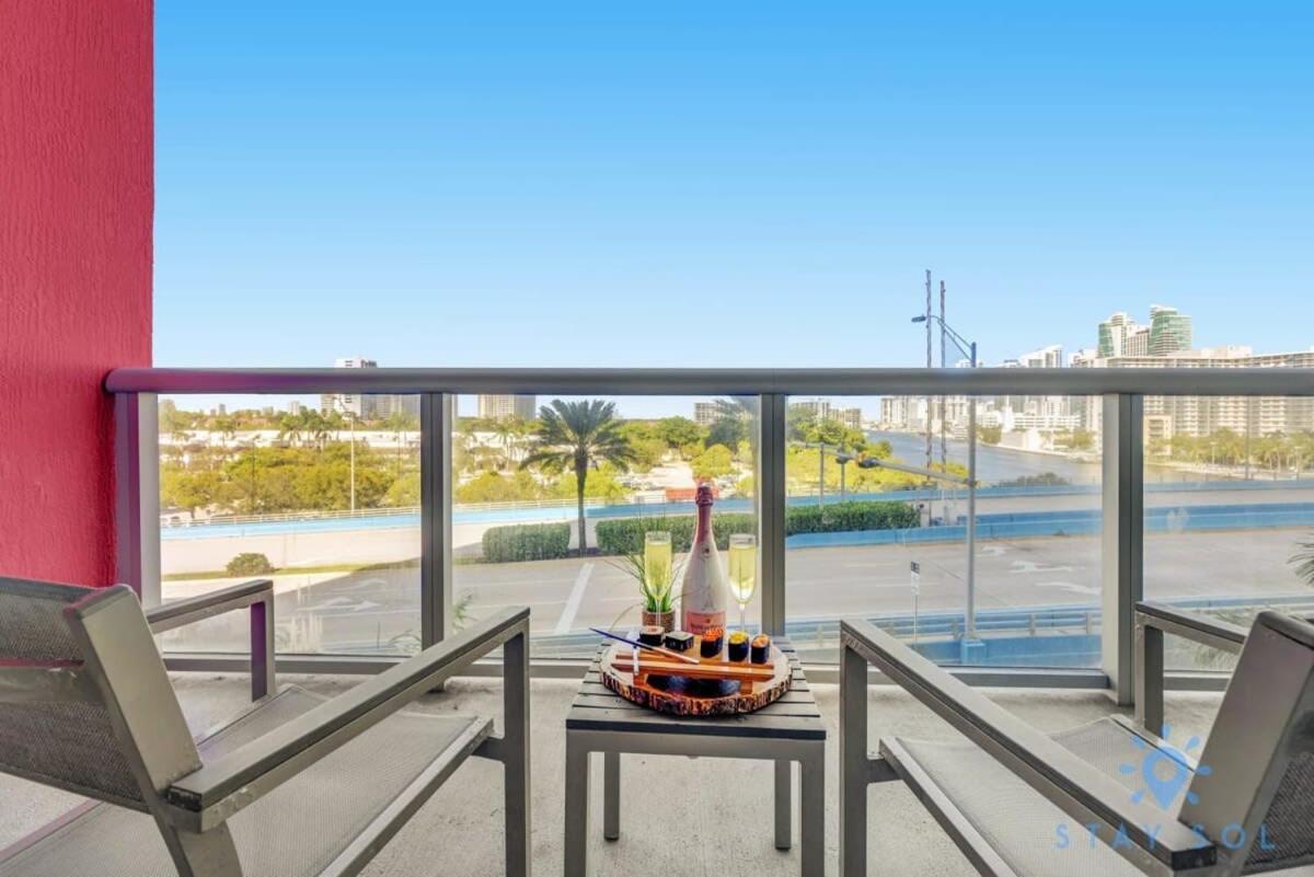 Balcony - Pool - Near Beach - Gym Hallandale Beach Buitenkant foto